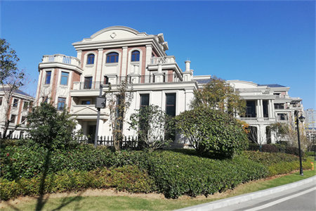 兴隆小区3室2厅2卫130㎡带车库